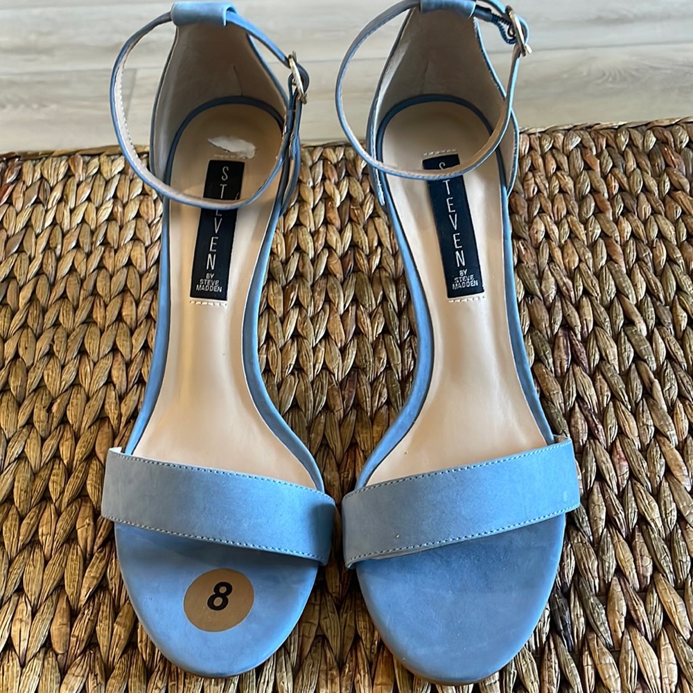 NWOT Steve Madden Size 8 Light Blue Suede Sandals 3 inch heel